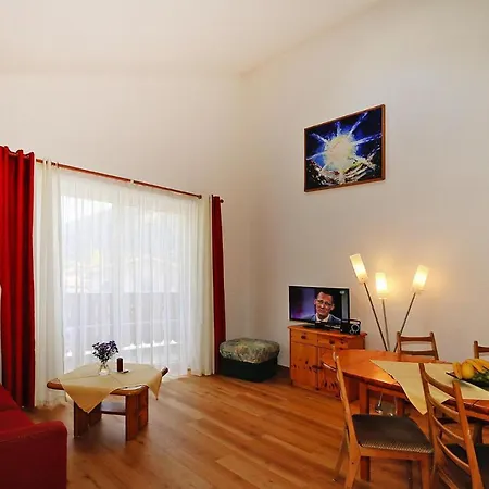 Wirtlerhaus, * 比荷巴赫