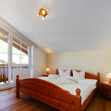 Wirtlerhaus, 公寓 *